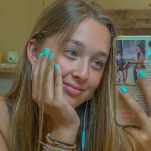 Meet your Posher, Natalie